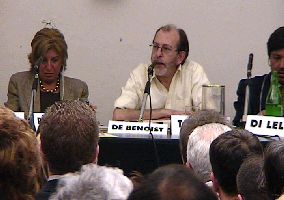 Foto Alain de Benoist Castello  Carlo V Lecce 20/10/01